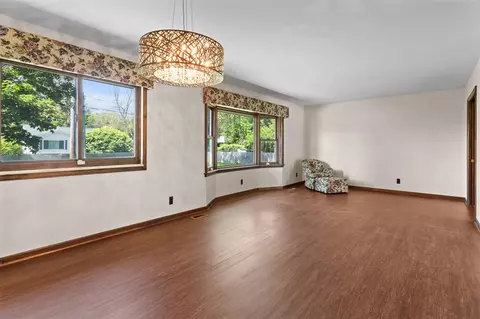 Living - 3244 Dearborn, Wayne, MI 48184 photo 2 of 5