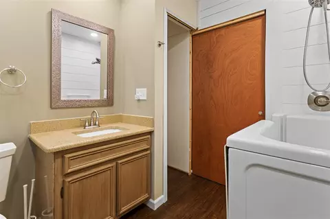 Bath - 3244 Dearborn, Wayne, MI 48184 photo 3 of 4