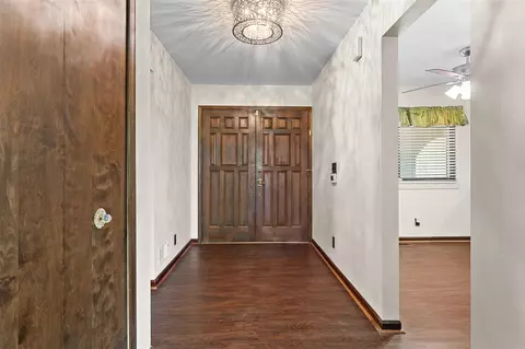 Entry Way - 3244 Dearborn, Wayne, MI 48184 photo 1 of 2