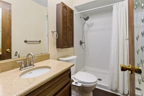 Bath - 3244 Dearborn, Wayne, MI 48184 photo 2 of 4