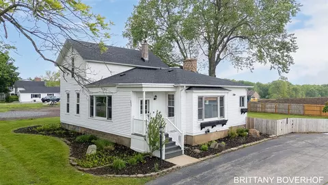 5622 Wing, Kentwood, MI 49512