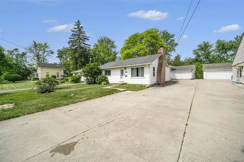 111 N Maple, Saline, MI 48176 photo 2