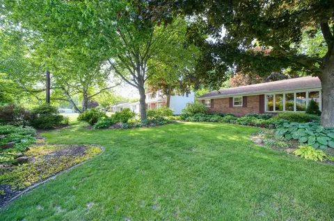 4860 Sequoia, Jackson, MI 49201 photo 2