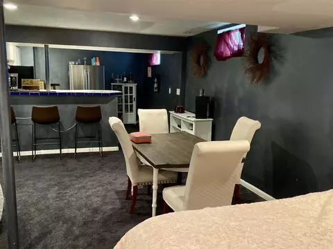 Dining - 910 S Brown, Jackson, MI 49203 photo 1 of 1