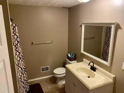 Bath - 910 S Brown, Jackson, MI 49203 photo 2 of 3