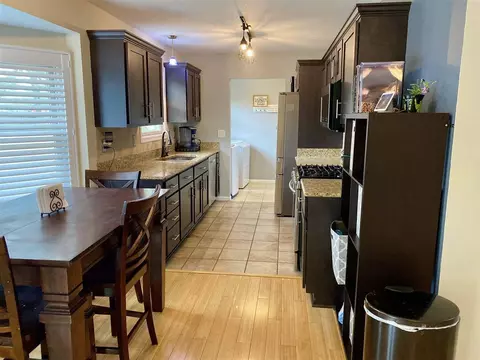 Kitchen - 910 S Brown, Jackson, MI 49203 photo 1 of 5
