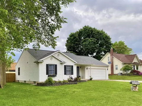 Exterior - 910 S Brown, Jackson, MI 49203 photo 2 of 7