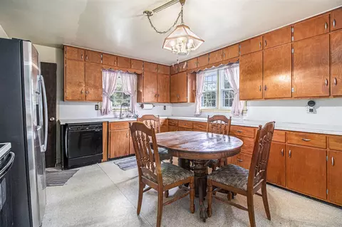 200 Cherrywood, Plainwell, MI 49080 photo 7