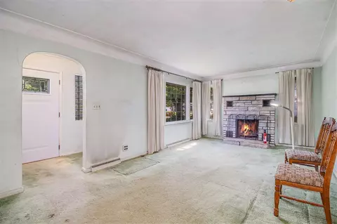 200 Cherrywood, Plainwell, MI 49080 photo 4