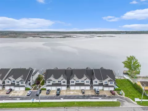 47 Arthur, Manistee, MI 49660