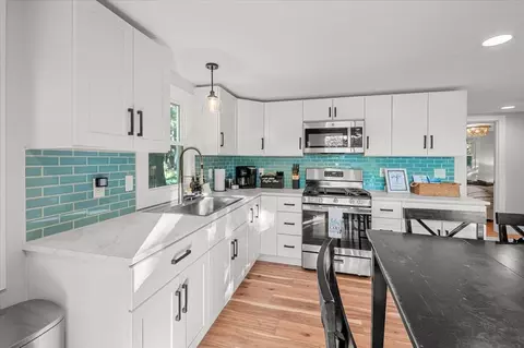 Kitchen - 10297 S Basford Lk, Baldwin, MI 49304 photo 2 of 2
