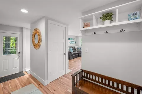 Entry Way - 10297 S Basford Lk, Baldwin, MI 49304 photo 1 of 2