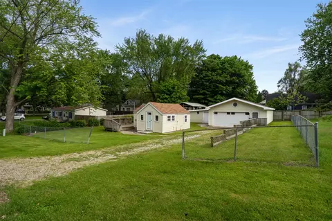 817 Annetta, Jackson, MI 49203