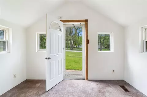 Entry Way - 817 Annetta, Jackson, MI 49203 photo 1 of 1