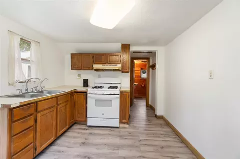 Kitchen - 817 Annetta, Jackson, MI 49203 photo 1 of 2
