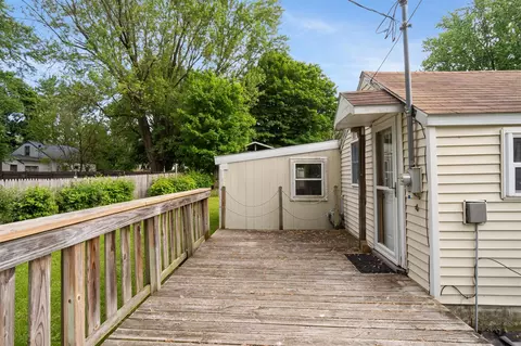 Exterior - 817 Annetta, Jackson, MI 49203 photo 10 of 11