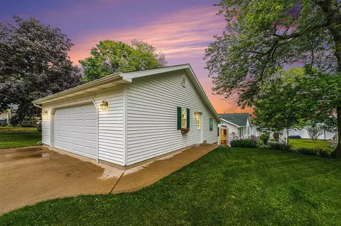 60631 Lennon, Sturgis, MI 49091