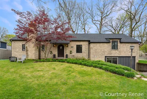 2200 Durant, East Grand Rapids, MI 49506