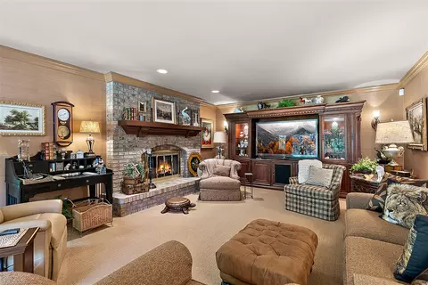 Living - 6130 Eidson, Saint Joseph, MI 49085 photo 7 of 12