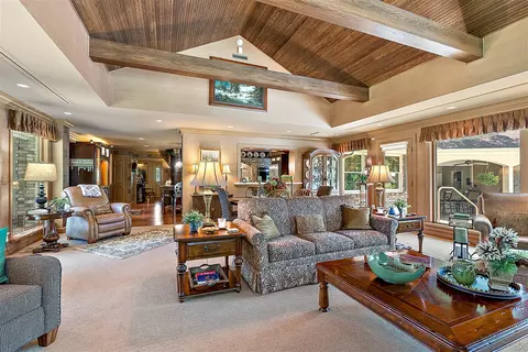 Living - 6130 Eidson, Saint Joseph, MI 49085 photo 6 of 12