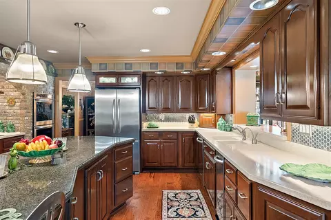 Kitchen - 6130 Eidson, Saint Joseph, MI 49085 photo 5 of 9