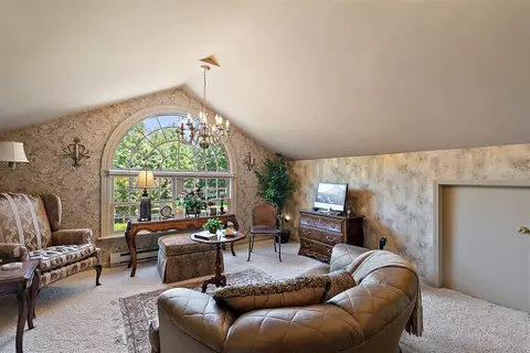 Living - 6130 Eidson, Saint Joseph, MI 49085 photo 9 of 12