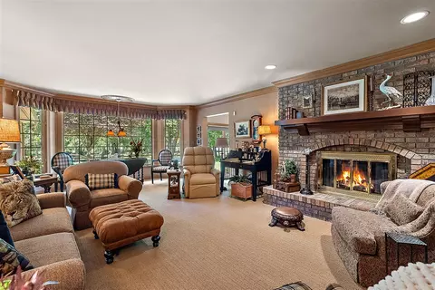 Living - 6130 Eidson, Saint Joseph, MI 49085 photo 8 of 12
