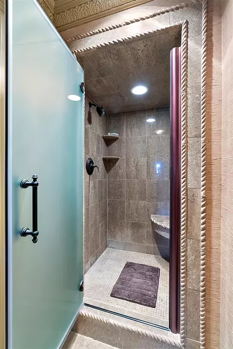 Bath - 6130 Eidson, Saint Joseph, MI 49085 photo 11 of 15