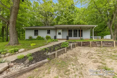 13901 Oberley, Lowell, MI 49331