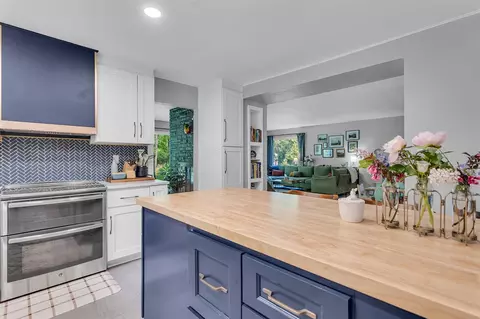 Kitchen - 3414 Caroline, Jackson, MI 49203 photo 5 of 9