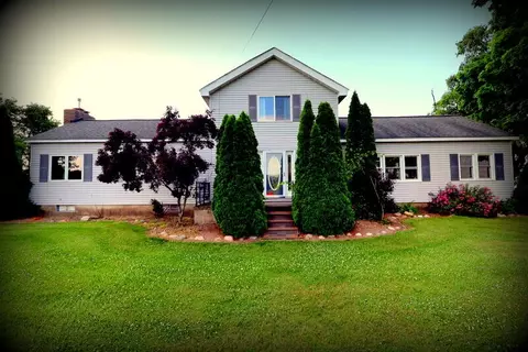 606 E Girard, Quincy, MI 49082