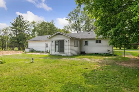 Exterior - 7660 N 41st, Augusta, MI 49012 photo 5 of 7