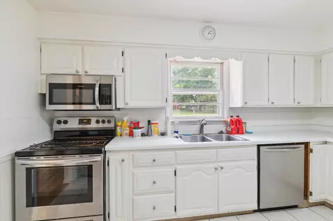 Kitchen - 7660 N 41st, Augusta, MI 49012 photo 4 of 4
