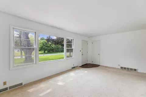 Living - 7660 N 41st, Augusta, MI 49012 photo 3 of 5