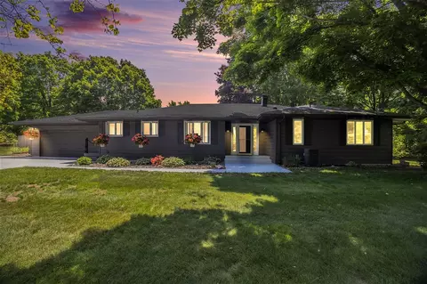 76593 14th, South Haven, MI 49090