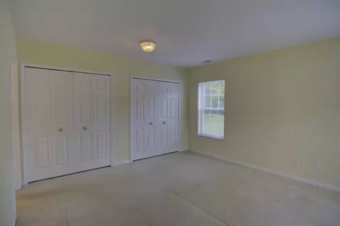 Bedroom - 920 Oakbrook, Jackson, MI 49203 photo 6 of 11