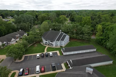 View/Area - 920 Oakbrook, Jackson, MI 49203 photo 1 of 6