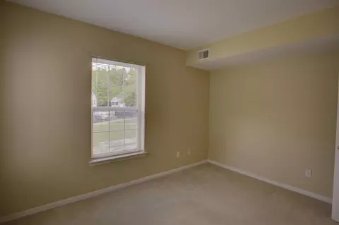 Bedroom - 920 Oakbrook, Jackson, MI 49203 photo 2 of 11