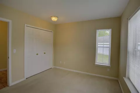 Bedroom - 920 Oakbrook, Jackson, MI 49203 photo 4 of 11