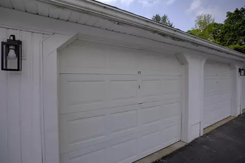 Exterior - 920 Oakbrook, Jackson, MI 49203 photo 13 of 14