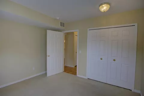 Bedroom - 920 Oakbrook, Jackson, MI 49203 photo 3 of 11