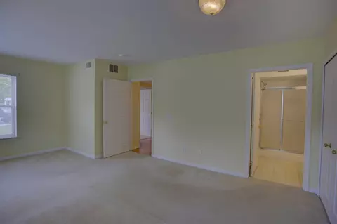 Bedroom - 920 Oakbrook, Jackson, MI 49203 photo 9 of 11