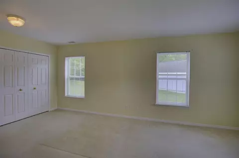 Bedroom - 920 Oakbrook, Jackson, MI 49203 photo 7 of 11