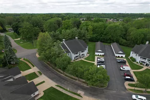 View/Area - 920 Oakbrook, Jackson, MI 49203 photo 2 of 6