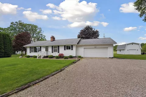 368 Earle, Carleton, MI 48117