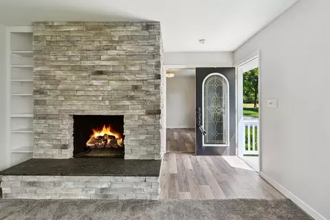 Entry Way - 368 Earle, Carleton, MI 48117 photo 1 of 3