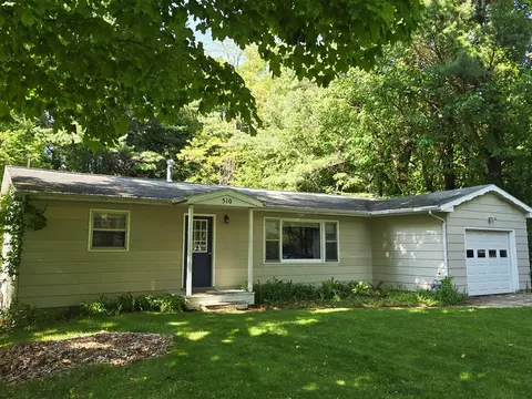 510 E Lewis, Whitehall, MI 49461