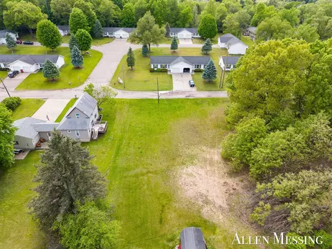 740 Crawford, Belding, MI 48809 photo 4