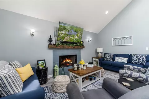 Living - 11815 Waldron, Jerome, MI 49249 photo 3 of 3