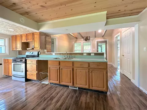 Kitchen - 315 E Spruce, Marshall, MI 49068 photo 2 of 4